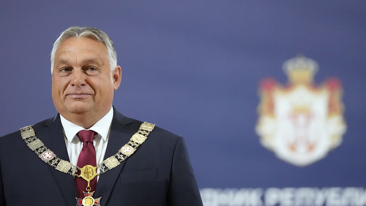 Viktor Orbán bei einer Ordensverleihung in Belgrad