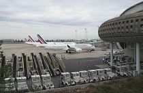 Aviones en un aeropuerto en París