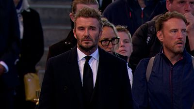 David Beckham vor dem Sarg der Queen