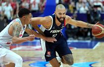 Evan Fournier lors de la demi-finale de l'Eurobasket entre la Pologne et la France à Berlin, en Allemagne, vendredi 16 septembre,
