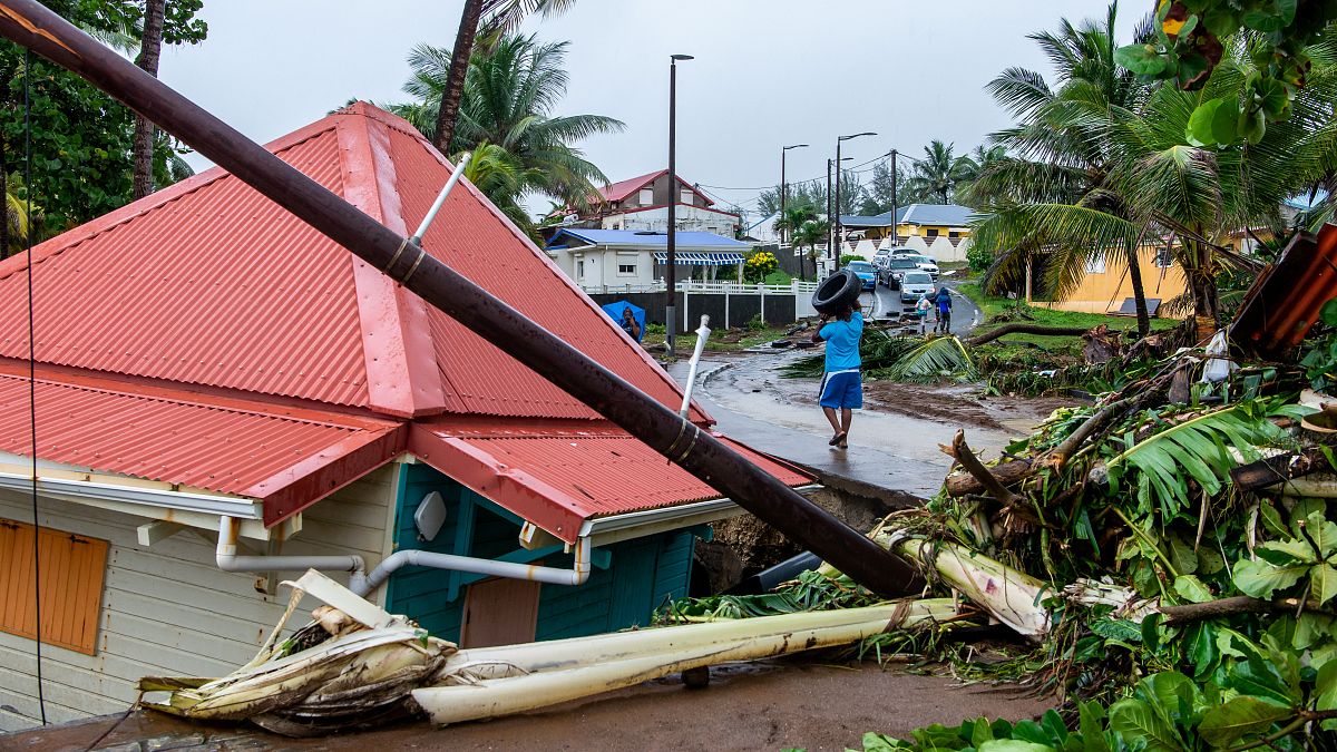 Последствия урагана на Гваделупе