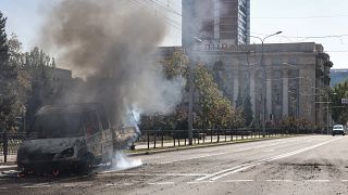 Сгоревший автомобиль в Донецке