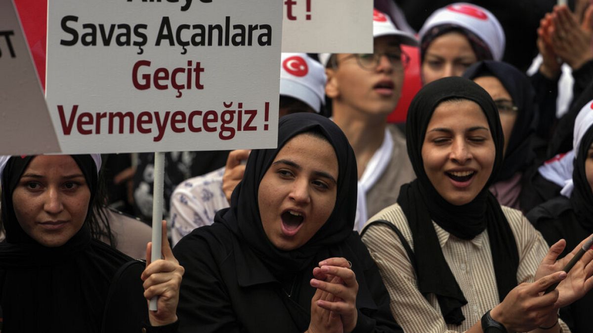 "Non cederemo il passo a chi fa la guerra alla famiglia". (Istanbul, 18.9.2022)