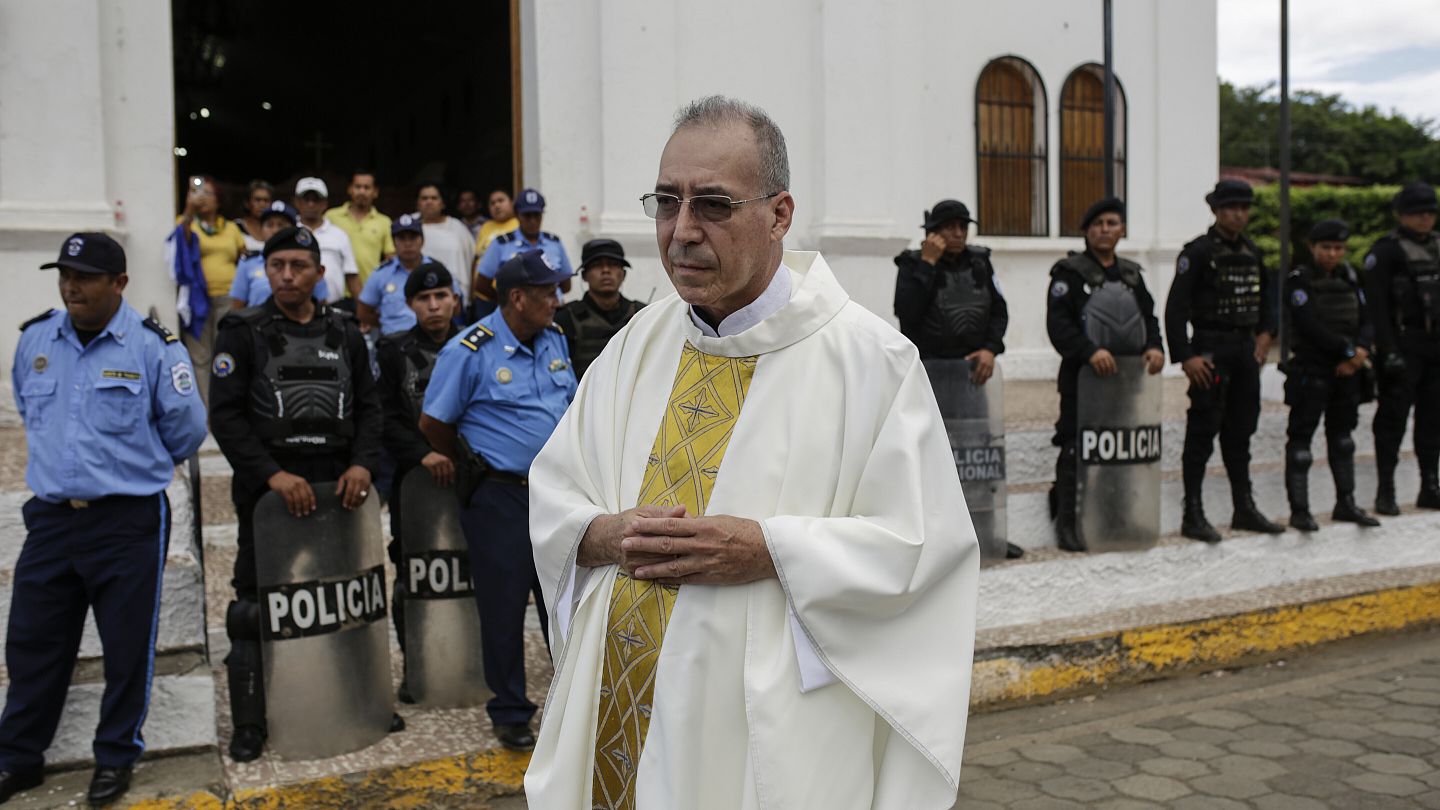 El presidente nicaragüense Daniel Ortega continúa su 'guerra' contra la  Iglesia católica | Euronews