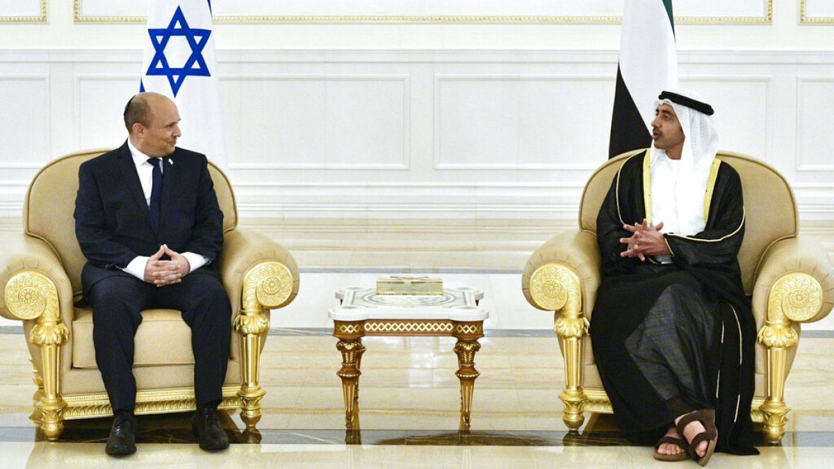 رئيس الوزراء الإسرائيلي نفتالي بينيت يلتقي بوزير الخارجية الإماراتي الشيخ عبد الله بن زايد آل نهيان، في أبو ظبي، الأحد 12 ديسمبر 2021 