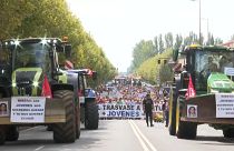 Protesta de cientos de agricultores españoles contra el trasvase del río Duero a Portugal, el 19 de septiembre de 2022.