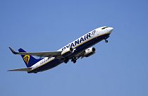 Eine Ryanair Boeing 737 hebt ab