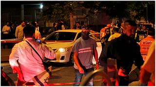  الشرطة الإسرائيلية تطوق منطقة بعد هجوم في مدينة إلعاد المركزية، 5 مايو 2022