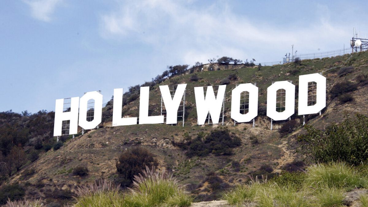 AD'nin Los Angeles kentindeki Hollywood levhası