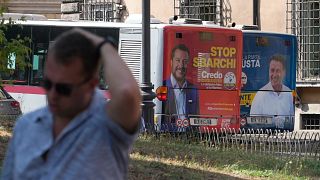 Autobuses con propaganda electoral en Italia.