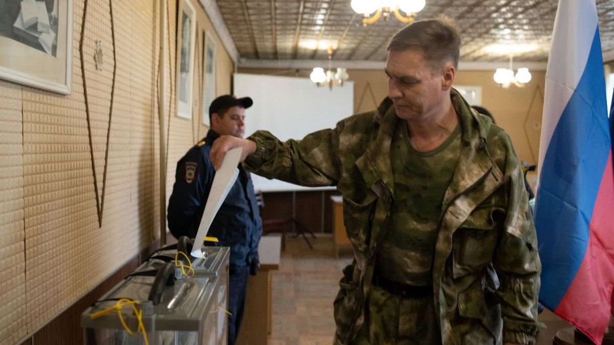 Wahllokal in Luhansk