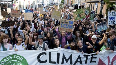 Activistas climáticos asisten a una manifestación de los Viernes por el Futuro (FFF) en Múnich, Alemania, el 23 de septiembre de 2022.