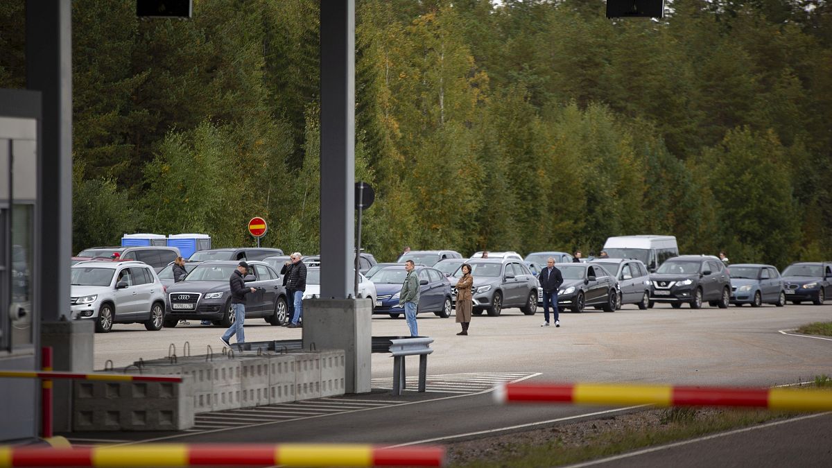 Очередь автомобилей на российско-финской границе 23 сентября 2022 года