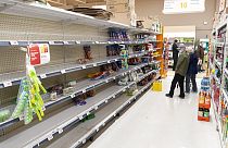 Hamsterkäufe vor dem Wirbelsturm: In diesem Supermarkt sind die Regale leer