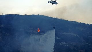 Вертолёты помогают тушить пожар под Лимасолом