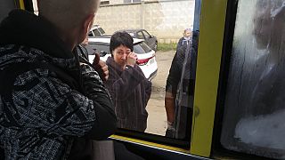 Tränen zum Abschied: Die ersten russischen Reservisten verlassen ihre Familien