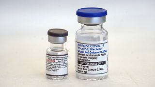 Φιαλίδια του εμβολίου κατά της COVID-19