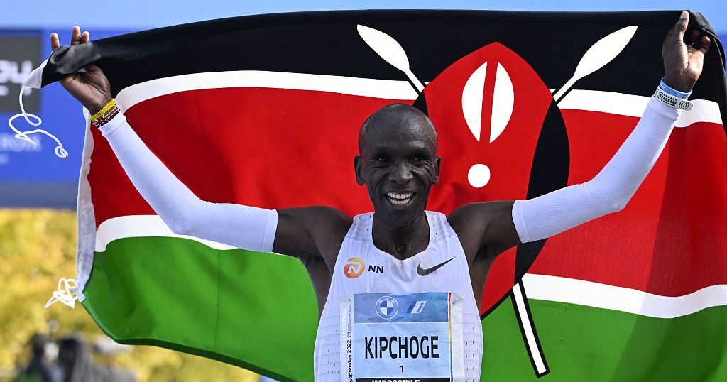 kenyan-runner-eliud-kipchoge-wins-berlin-marathon-and-sets-new-world-record-or-africanews