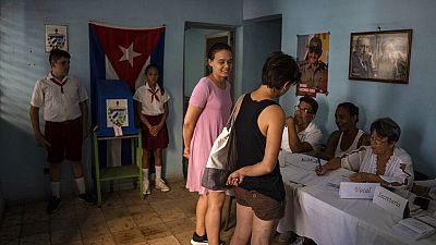 Ciudadanas votando en el referéndum sobre el nuevo código de Familias en Cuba
