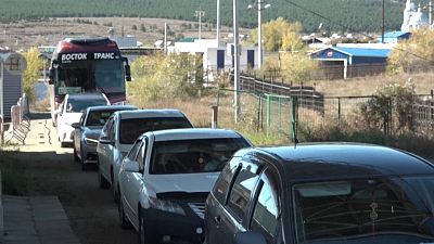 Queues at a chekpoint on the Russia-Mongolia border