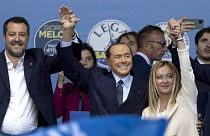 Salvini, Berlusconi és Meloni a választási kampányzárón