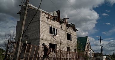 Ukraine war: US nuclear weapons warning; Russia protests; and ...