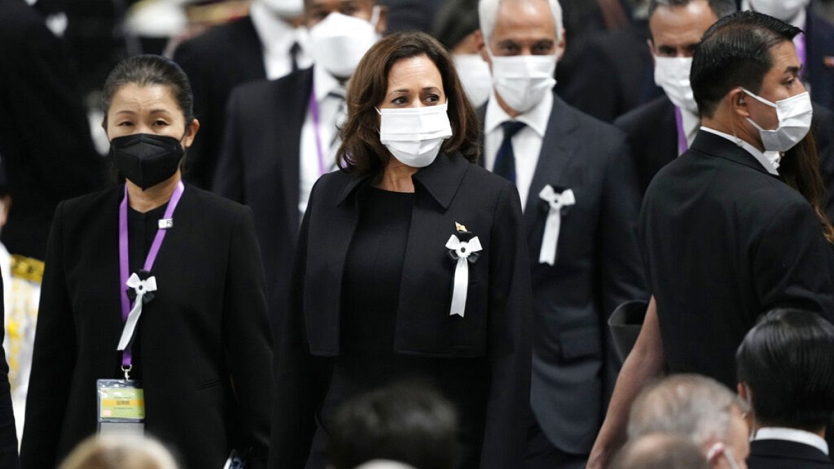 نائبة الرئيس الأمريكي كامالا هاريس تشارك في مراسم جنازة رئيس الوزراء الياباني السابق المغتال شينزو آبي، طوكيو،27 سبتمبر 2022