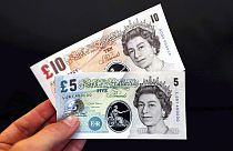 İngiltere'deki paralarda Kraliçe II. Elizabeth'in resmi bir süre daha dolaşımda kalmaya devam edecek