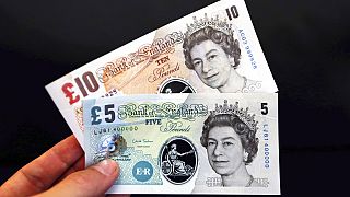 İngiltere'deki paralarda Kraliçe II. Elizabeth'in resmi bir süre daha dolaşımda kalmaya devam edecek