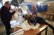 Une urne de vote à Louhansk, Ukraine occupée, le 27 septembre 2022