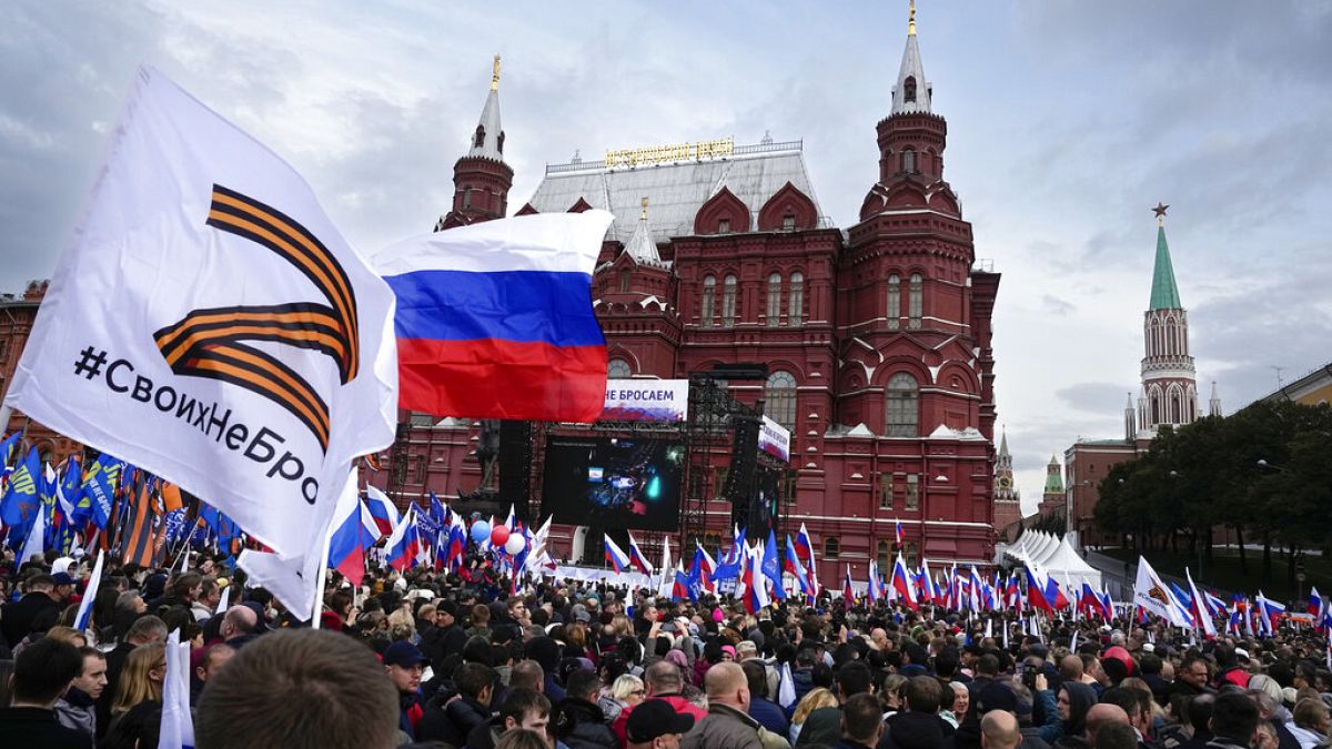 Az ukrán megyékben tartott kirakatnépszavazást támogató nagygyűlés Moszkvában, szeptember 23-án