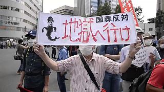 احتجاجات في اليابان على تنظيم جنازة رسمية لشينزو آبي.