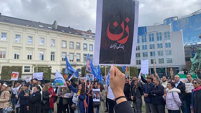 Manifestação com membros da diáspora a pedir apoio da UE