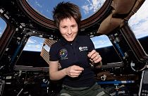 Samantha Cristoforetti en orbite autour de la Terre à bord de la station spatiale internationale.