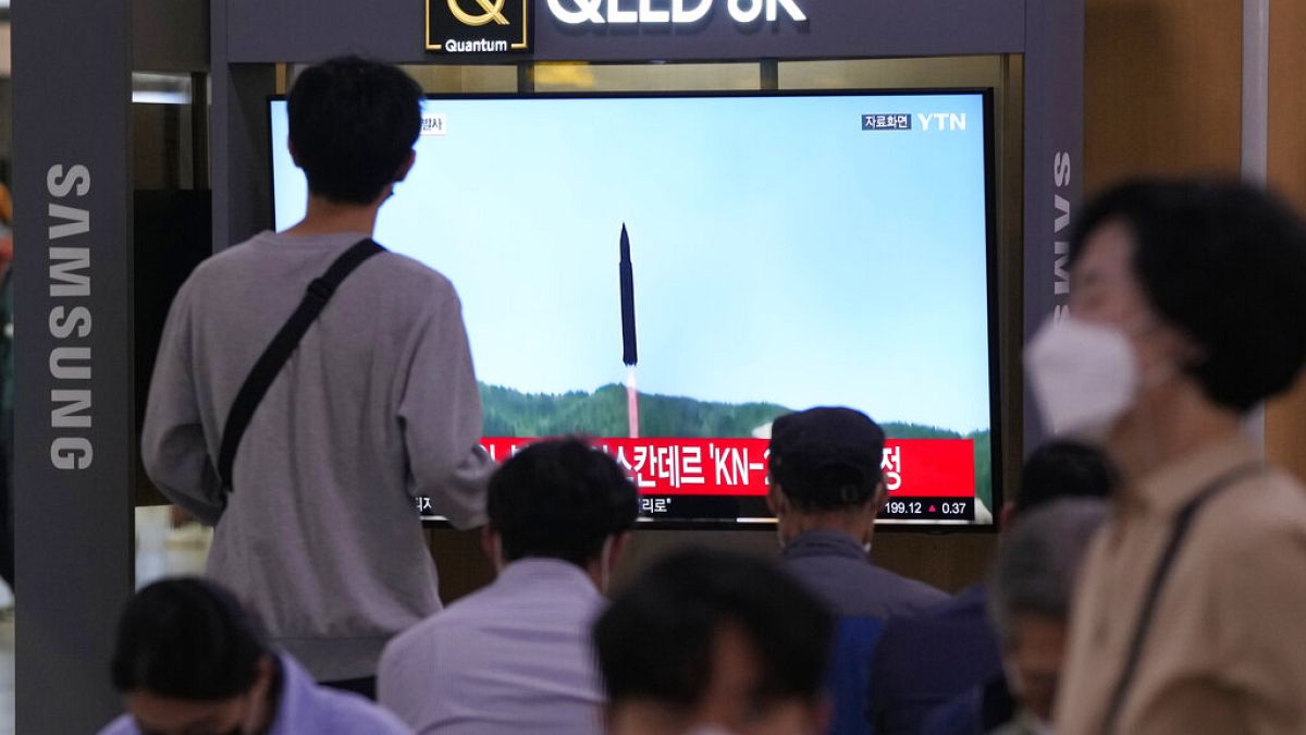 Güney Kore televizyonları deneme haberini eski bir füze testi görüntüsü eşliğinde duyurdu
