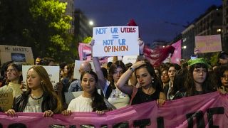 Des femmes manifestent à l'occasion de la Journée mondiale du droit à l'avortement, Milan, mercredi 28 septembre 2022