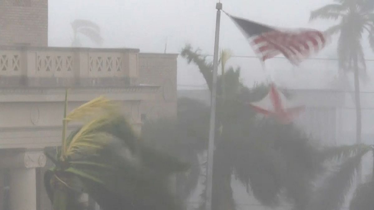 Ο Τυφώνας Ίαν χτυπά τη Φλόριντα