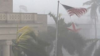 Starke Winde und sintflutartige Regenfälle in Florida