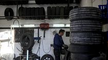 La producción de las principales fábricas de neumáticos de Argentina sigue paralizada debido a una huelga de los sindicatos que comenzó el 21 de septiembre de 2022.
