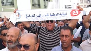 Tunisian police officers protest to demand colleagues' release