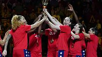 Seleção de basquetebol dos EUA celebra novo título mundial