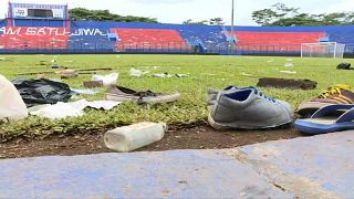 ملعب كانجوروهان في إندونيسيا بعد حادث التدافع المميت.