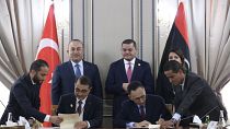 Η υπογραφή των συμφωνιών στην Τρίπολη της Λιβύης