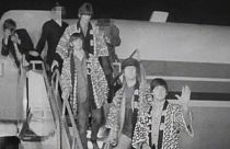 فرقة بيتلز عند وصولها إلى اليابان