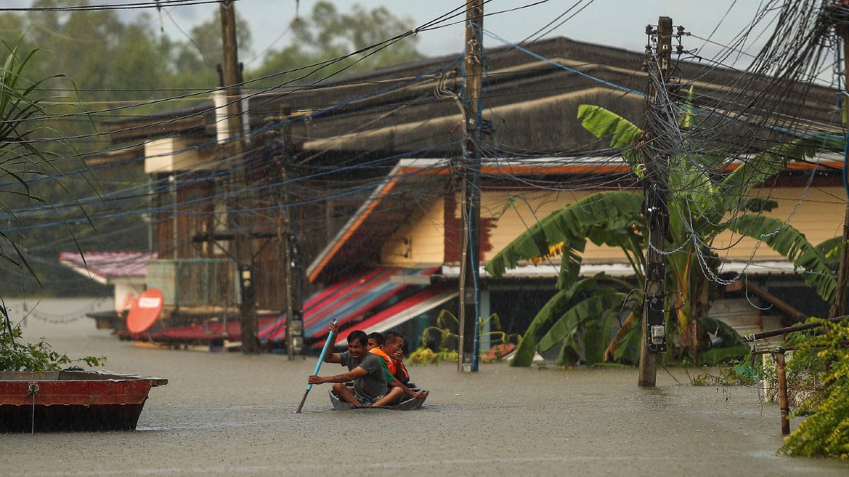 الأمطار تتسبب في فيضانات عارمة في تايلاند. 