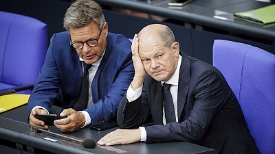 German Chancellor Olaf Scholz defended the €200-billion aid scheme as "justified."
