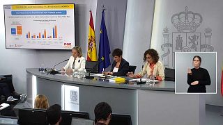 La ministra de Hacienda y Función Pública de España ha explicado en una rueda de prensa que estas medidas permitirán a la ciudadanía hacer frente a la inflación.