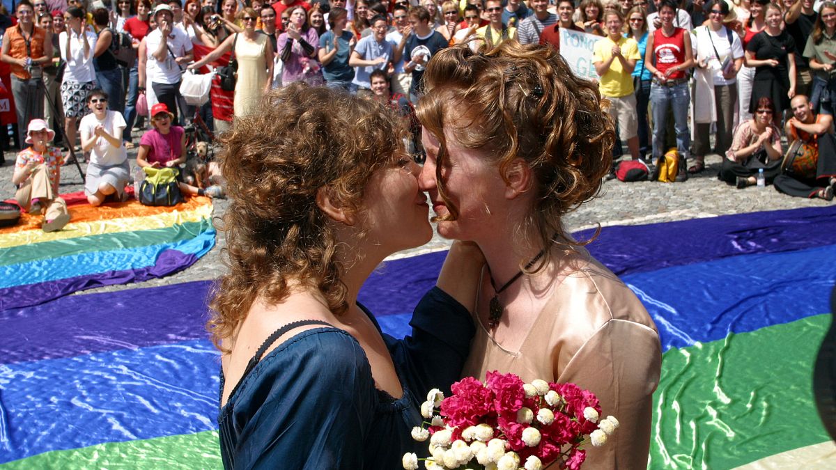 Pride felvonulás 2005-ben Ljubljanában, amikor még alkotmányellenesnek számított az azonos neműek házassága