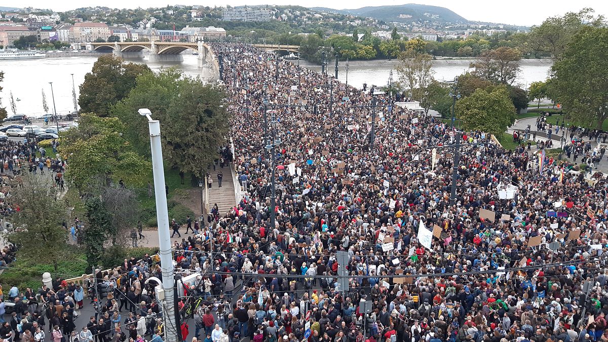 Az október ötödikei, tanárok melletti tüntetés Budapesten