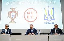 Presidentes das federações de futebol de Portugal, Espanha e Ucrânia na conferência de imprensa em Nyon (Suíça)